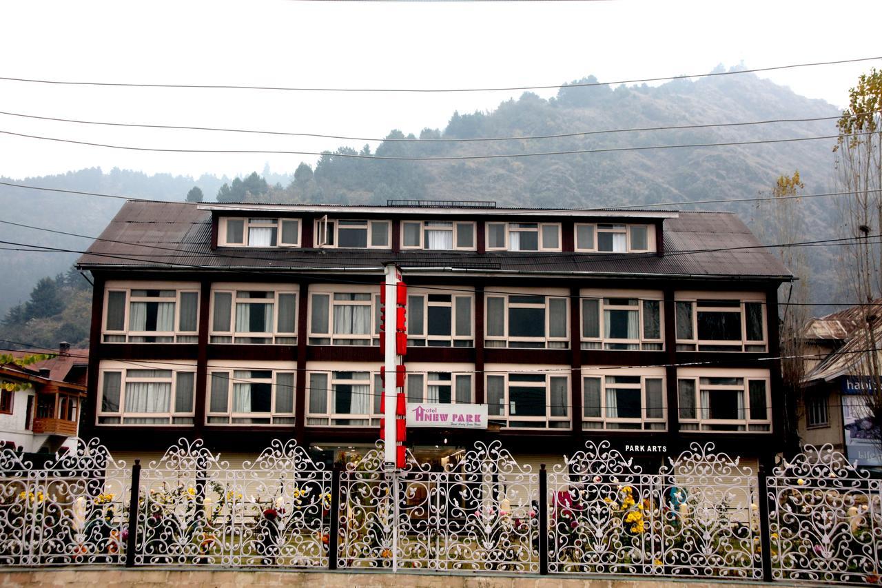 Hotel New Park At Dal Lake Сринагар Экстерьер фото